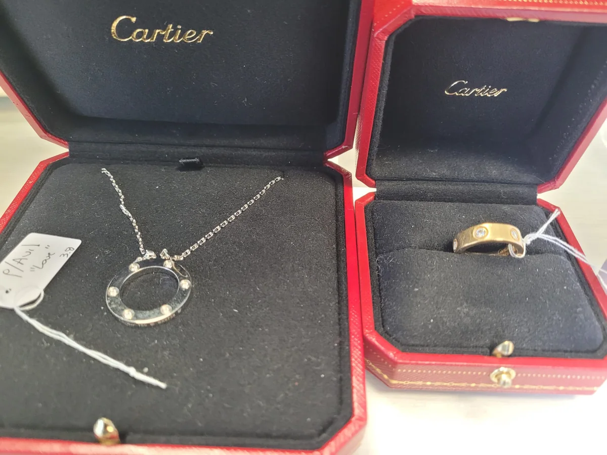 Bijoux signés et diamants à vendre à Saint-Tropez